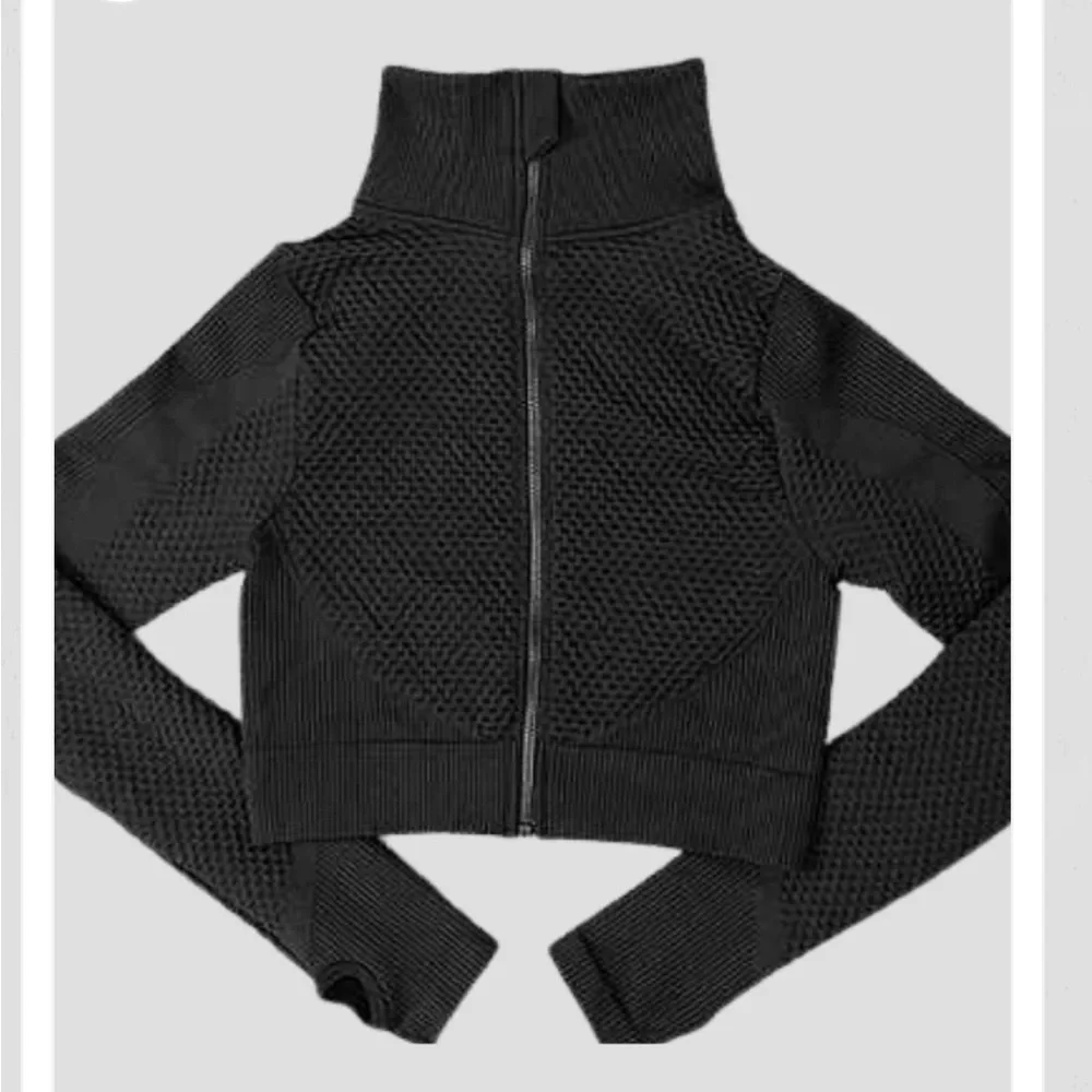 Women’s Activewear Black Cropped Jacket Size Medium - Picture 3 of 10